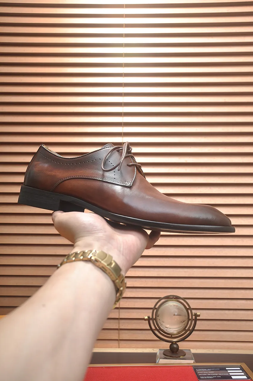 Men's men's shoes 💰540💶 [LV] (original single cowhide lining) 🍀LV's latest genuine leather business suit shoes are launched simultaneously on the official website. The first-layer cowhide imported from Italy is made of heavy gold, 💥official website 1:1 rubber outsole. Versatile to wear, high-end without losing class, and the color combination is extraordinary. This four-season style is alluring when worn on your feet, showing off your big-name flair. Standard code 38-45 (45 customized)
